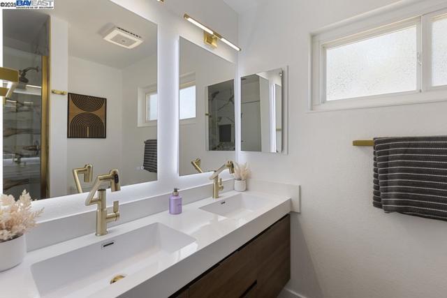 1656 Briarcrest Ct, San Jose CA: https://media.crmls.org/mediaz/52d7a73a-3f66-4b4c-8156-7cc0fcb8f7bd.jpg