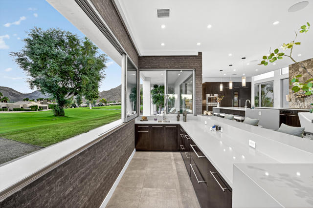 49120 Sunrose Lane, Palm Desert CA: https://media.crmls.org/mediaz/52d7b407-9411-4f74-8774-0e679cb7aa33.jpg