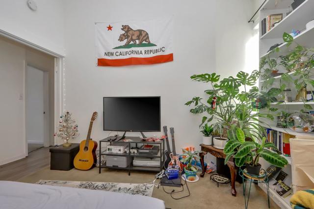 627 S 3rd Street, San Jose CA: https://media.crmls.org/mediaz/52d8519a-535a-40eb-b314-bccb424e177e.jpg
