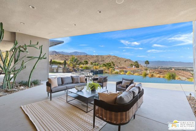 25 Sierra Vista Drive, Rancho Mirage CA: https://media.crmls.org/mediaz/52d85afd-c366-4b69-b2e8-f19e3f17898a.jpg
