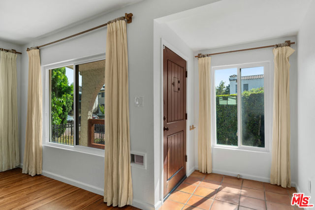 4031 Edenhurst Avenue, Los Angeles CA: https://media.crmls.org/mediaz/52d85f1e-9a04-4a49-882d-1eafbedd3062.jpg