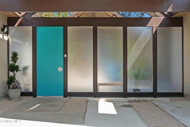 1449 Fordham Avenue, Thousand Oaks CA: https://media.crmls.org/mediaz/52d966a7-3797-43ec-8a09-2b4aa5a5c75e.jpg