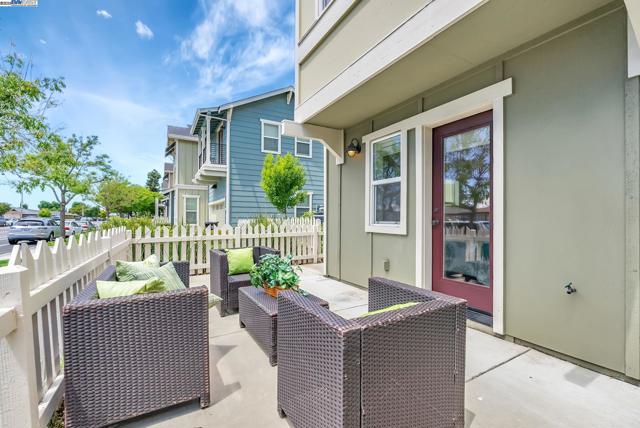 4432 Hyde Cmn, Fremont CA: https://media.crmls.org/mediaz/52d9bb15-e941-4fce-b5b8-e9b582513eae.jpg