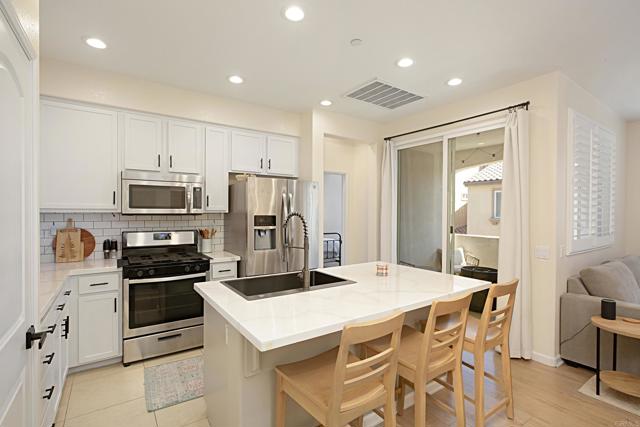 Detail Gallery Image 1 of 1 For 1423 Shearwater St #6,  Chula Vista,  CA 91913 - 2 Beds | 2 Baths