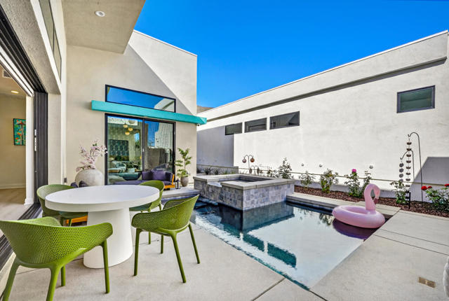 795 Obsidian W Loop, Palm Springs CA: https://media.crmls.org/mediaz/52d9e336-369c-4f34-96ab-00a292da8783.jpg