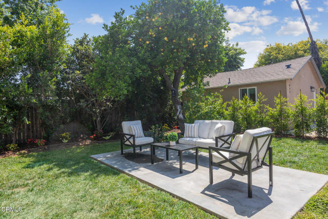975 N Mentor Avenue, Pasadena CA: https://media.crmls.org/mediaz/52d9f3bc-d922-420f-8816-58dedac2ab41.jpg