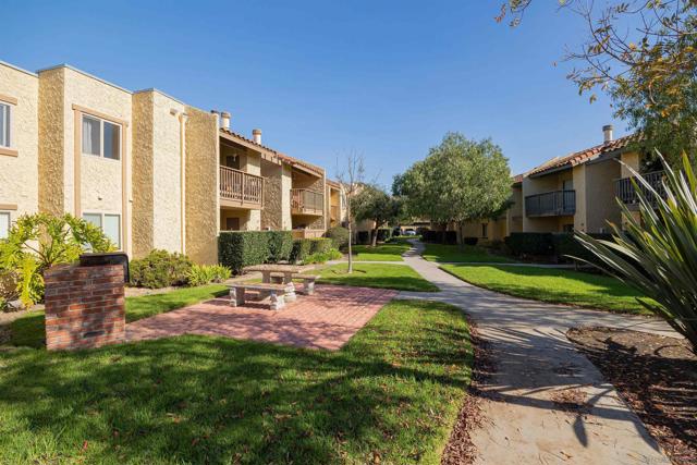 2970 Alta View Dr, San Diego CA: https://media.crmls.org/mediaz/52da9803-c52d-4e95-92f8-af44b3c72336.jpg