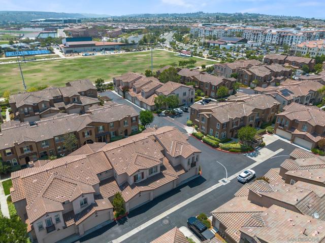13033 Lamia Point, San Diego CA: https://media.crmls.org/mediaz/52dada00-5b63-4179-9bc0-35290db5bb65.jpg