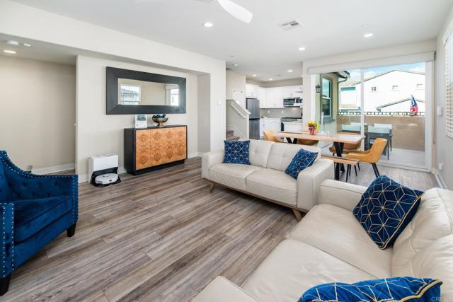 Detail Gallery Image 2 of 32 For 4352 Nautilus Way #5,  Oceanside,  CA 92056 - 4 Beds | 4 Baths