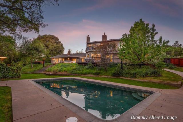 50 Bear Gulch Drive, Portola Valley CA: https://media.crmls.org/mediaz/52db94e9-49ef-4e3c-92f6-4f6d577d0c0f.jpg