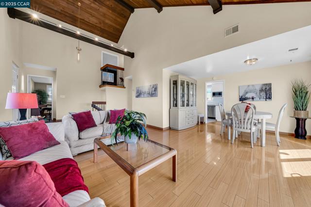 1310 Lewis Ln, Pinole CA: https://media.crmls.org/mediaz/52dc3be4-0e8b-4166-a94e-1f7cbf5da024.jpg