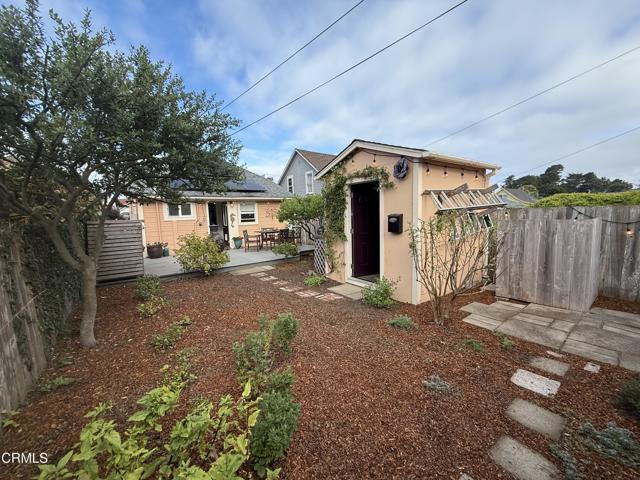 512 N McPherson Street, Fort Bragg CA: https://media.crmls.org/mediaz/52dc421f-9f83-4069-ba3f-99fcf706b516.jpg