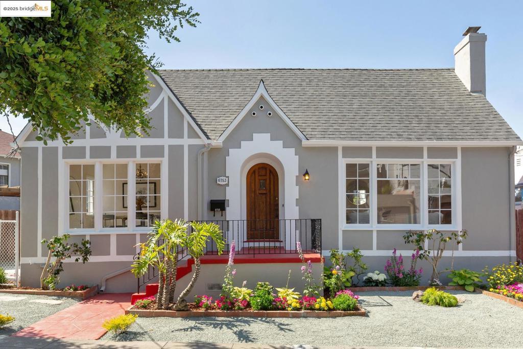 6753 Manor Crest