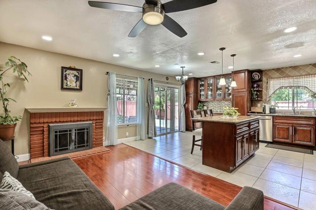 33456 Caliban Drive, Fremont CA: https://media.crmls.org/mediaz/52dd1b7c-fd07-4f87-a493-9bb9c48f4795.jpg