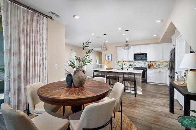 2921 Via Alta Pl, San Diego CA: https://media.crmls.org/mediaz/52dd86bc-5bca-4177-b86e-4f2badd92145.jpg