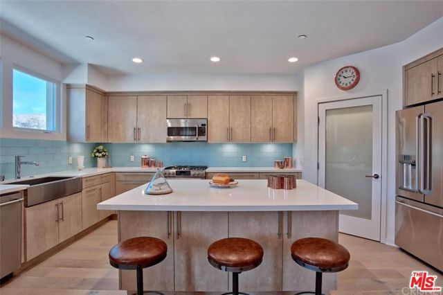4240 Laurel Canyon Boulevard, 202 photo 3