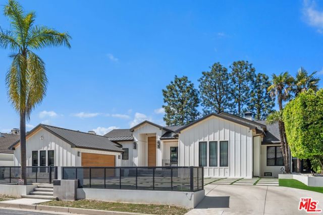 16015 Valley Wood Road, Sherman Oaks CA: https://media.crmls.org/mediaz/52ddcd56-1545-4902-a5e9-204f5aed4ae4.jpg