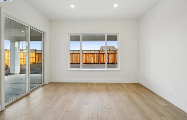 17654 Brightwood Avenue, Lathrop CA: https://media.crmls.org/mediaz/52dddf66-6922-4130-8272-d867a0b0d4c4.jpg