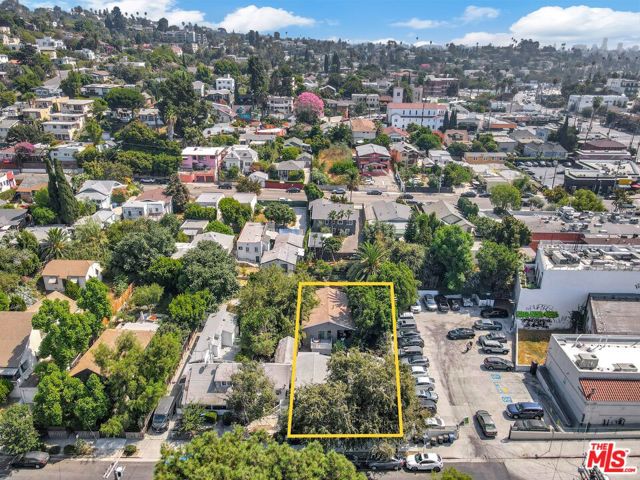 1118 Sanborn Avenue photo 3