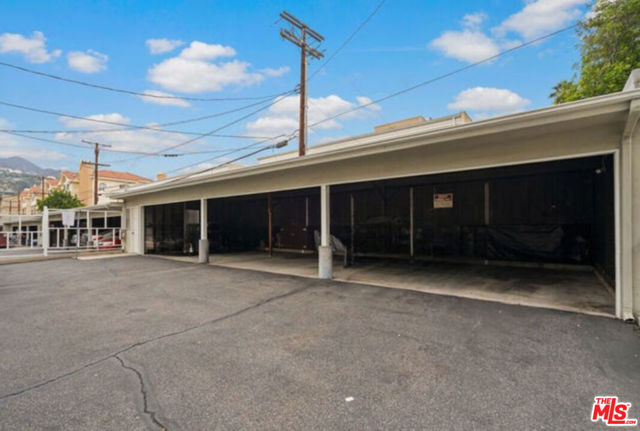 1100 N Louise Street, Glendale CA: https://media.crmls.org/mediaz/52de7c7b-e066-4bd0-9490-26376dafc944.jpg