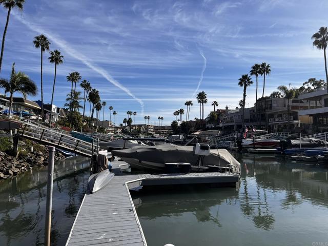 4587 Cove Drive, Carlsbad CA: https://media.crmls.org/mediaz/52de9624-1863-411f-944c-7fdb829de8b7.jpg