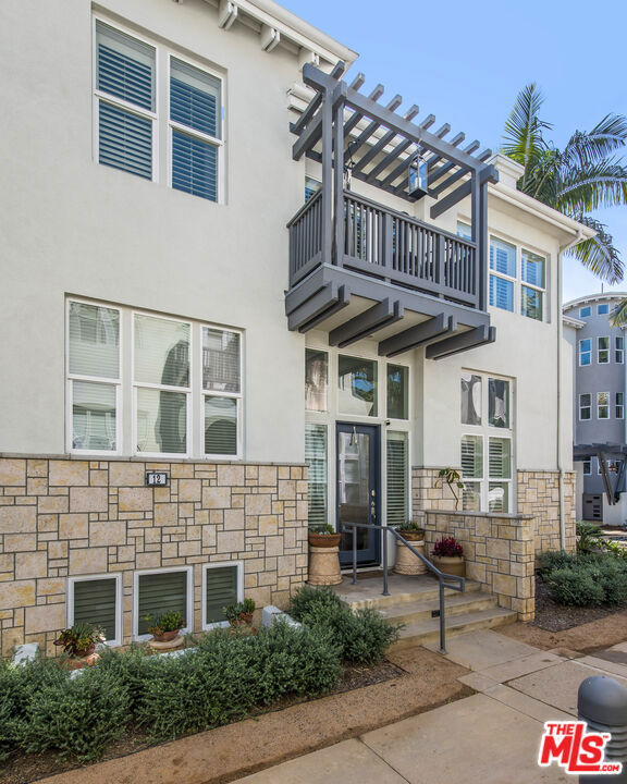 6021 Dawn, Playa Vista CA: https://media.crmls.org/mediaz/52dec4f9-15f3-4c9d-a0e2-221d9f0b1a56.jpg