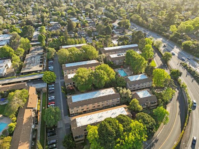 2466 W Bayshore Road, Palo Alto CA: https://media.crmls.org/mediaz/52df0242-f51c-43d0-97a1-0a679b34d523.jpg