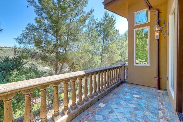 11558 Creek Road, Poway CA: https://media.crmls.org/mediaz/52dfb456-ba94-4a16-a5d5-ada8c2ef07b5.jpg
