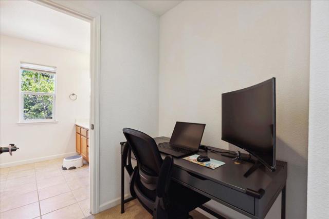 28514 Gulfport Circle, Hayward CA: https://media.crmls.org/mediaz/52e07c48-9457-4889-9904-0170e415681f.jpg