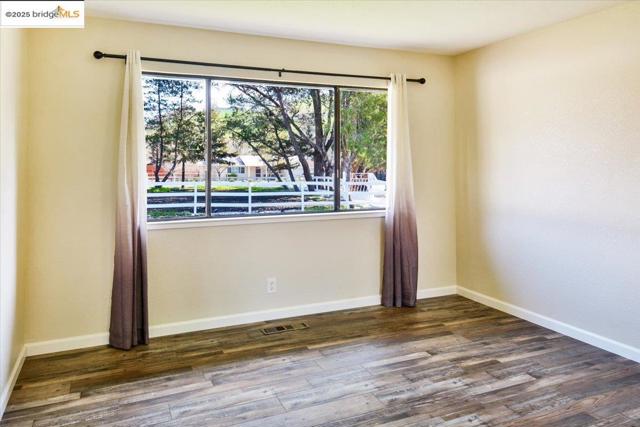 1610 Lawrence Rd, Danville CA: https://media.crmls.org/mediaz/52e08467-9683-4d74-b06d-77c2176a5866.jpg