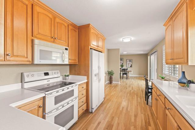 5023 Rick Drive, Santa Rosa CA: https://media.crmls.org/mediaz/52e0b07b-b2bf-4d82-a9b4-032188c024ef.jpg