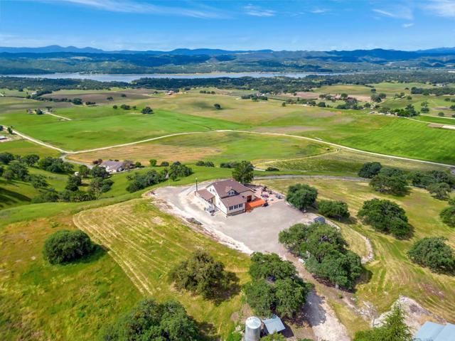 70500 Bradley Lockwood Road, Lockwood CA: https://media.crmls.org/mediaz/52e0fd8b-1a2b-4f93-acd0-5c73353522b0.jpg