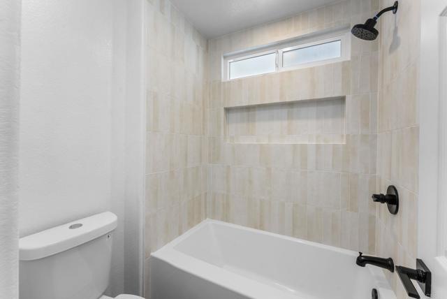 Detail Gallery Image 25 of 40 For 522 Lupine Way, Oceanside,  CA 92057 - 5 Beds | 3 Baths