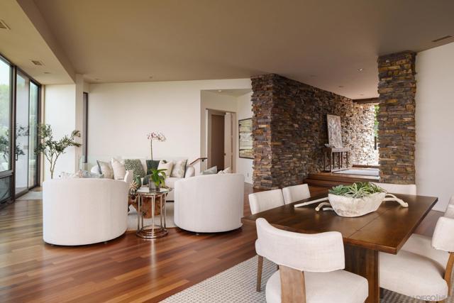779 Barbara Ave, Solana Beach CA: https://media.crmls.org/mediaz/52e19179-04be-428d-94eb-5eca9b3d91e1.jpg