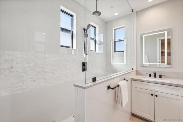 2936 Copley Ave, San Diego CA: https://media.crmls.org/mediaz/52e1cfc9-9479-40f4-aeb6-72e00d5ce86a.jpg