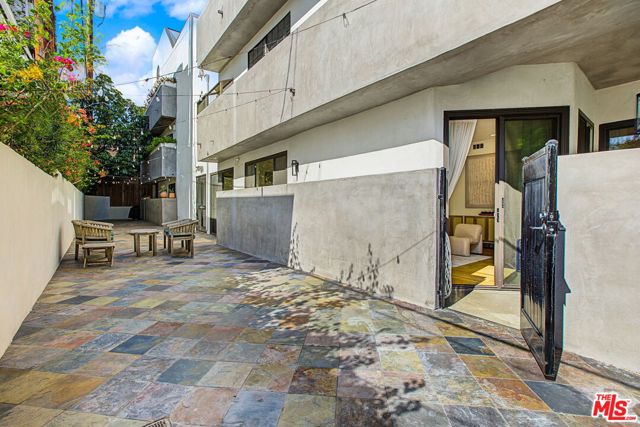 839 Larrabee Street, 2 photo 33