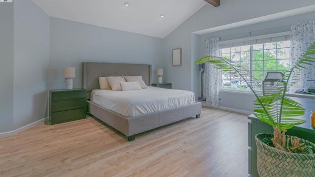 37076 Saint Edwards St, Newark CA: https://media.crmls.org/mediaz/52e2c7b5-35ae-4274-8fb2-bcbc76842639.jpg