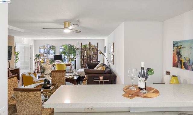 5405 Carlton St, Oakland CA: https://media.crmls.org/mediaz/52e32c2a-8af1-4ac1-a21c-66d249d07df8.jpg