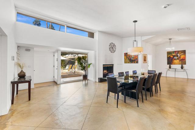 1223 E San Lorenzo Road, Palm Springs CA: https://media.crmls.org/mediaz/52e34872-cbf5-4e5c-982b-43545297af3d.jpg