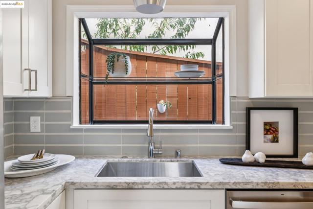 Image 22 of 53 For 1297 Sunnyhills Rd