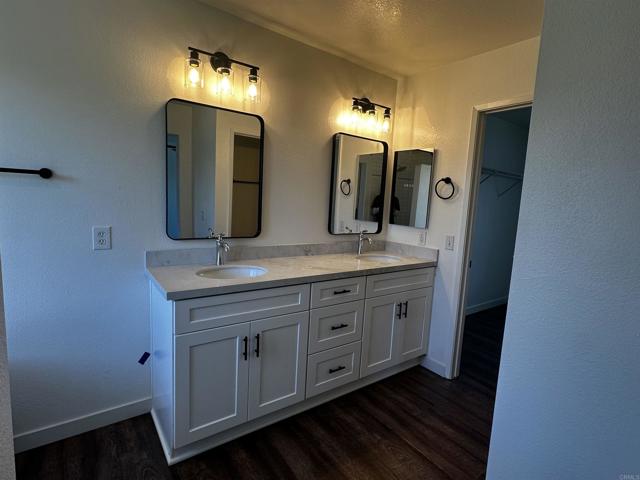 Detail Gallery Image 11 of 26 For 6957 Catamaran Dr, Carlsbad,  CA 92011 - 4 Beds | 2/1 Baths