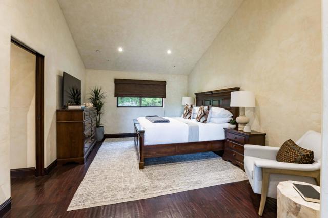40 Tagus Court, Portola Valley CA: https://media.crmls.org/mediaz/52e4e03e-3886-46b3-a394-b2f96dfc28d5.jpg