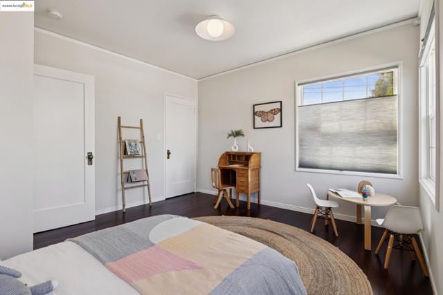 4701 Kaphan Ave, Oakland CA: https://media.crmls.org/mediaz/52e63c0a-e90c-4b7c-acf2-3a5e778da80a.jpg