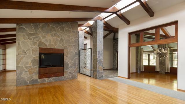 921 Chapea Road, Pasadena CA: https://media.crmls.org/mediaz/52e654ef-770b-436b-bdce-4291231277e6.jpg