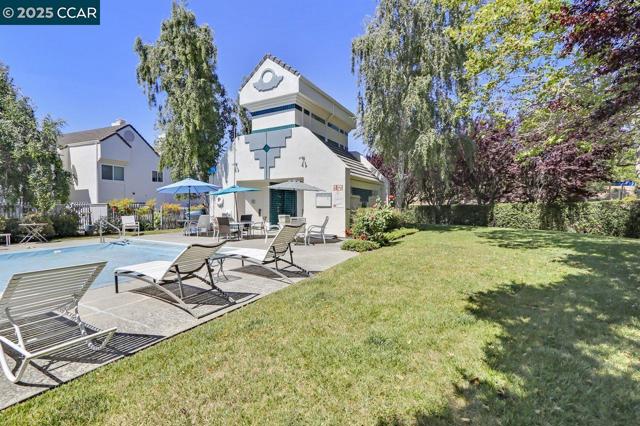 32 Shoal Dr, Vallejo CA: https://media.crmls.org/mediaz/52e6b952-d61b-400f-b6b0-99a758970e9b.jpg