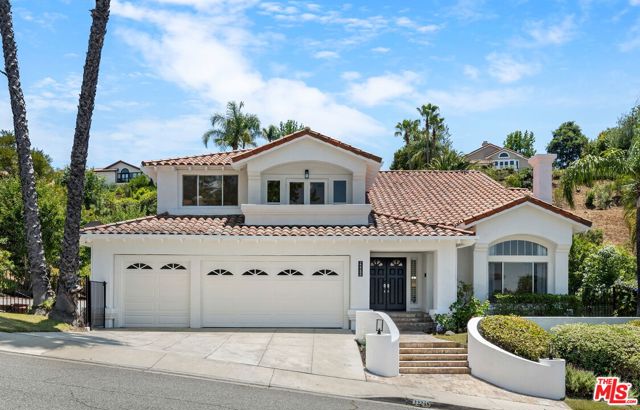 22248 Cairnloch Street, Calabasas CA: https://media.crmls.org/mediaz/52e70d64-7aff-4324-b4c8-e226fbba1229.jpg