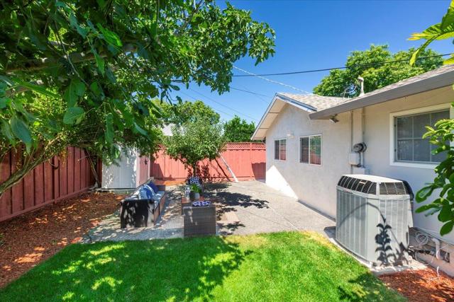 3562 Earl Drive, Santa Clara CA: https://media.crmls.org/mediaz/52e71e9e-1279-4913-8e1b-d5bb12a54c37.jpg
