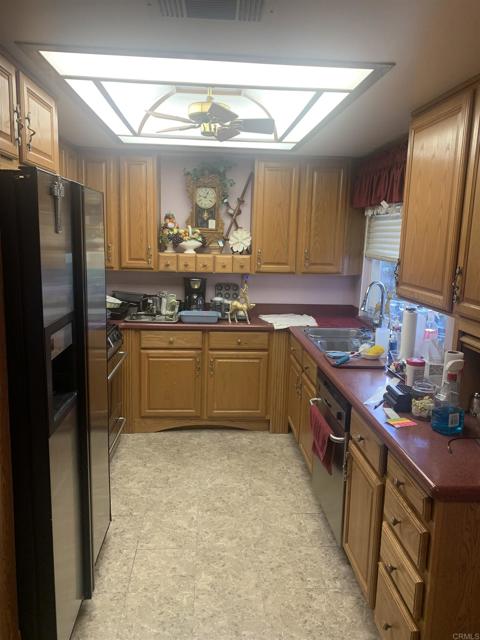 Detail Gallery Image 10 of 22 For 1637 Oak Hill, Escondido,  CA 92027 - 3 Beds | 2 Baths