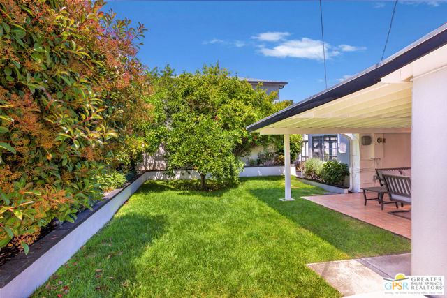 13613 Muscatine Street, Arleta CA: https://media.crmls.org/mediaz/52e89b77-c228-458e-a8df-1b2c257e66f8.jpg
