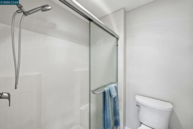 304 Lion Valley Rd, Escondido CA: https://media.crmls.org/mediaz/52e91a22-2098-4b18-a448-d1970373c9b6.jpg